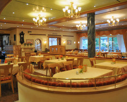 Hotel Ochsen in Höfen (Höfen / Enz) Hotel Ochsen in Höfen (Höfen / Enz)