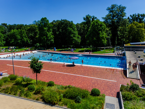 Bildnachweis: Mit freundlicher Genehmigung der Karlsruher Bädergesellschaft mbH/ Bildnachweis: Mit freundlicher Genehmigung der Karlsruher Bädergesellschaft mbH/