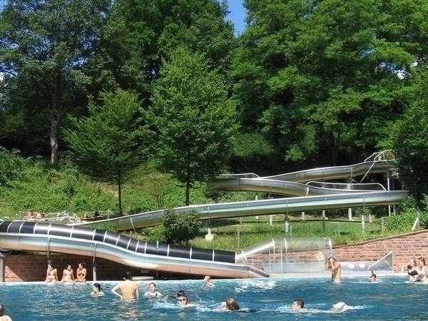 Terrassenbad Lahr Bildnachweis: Mit freundlicher Genehmigung der Bäder-Lahr Terrassenbad Lahr Bildnachweis: Mit freundlicher Genehmigung der Bäder-Lahr