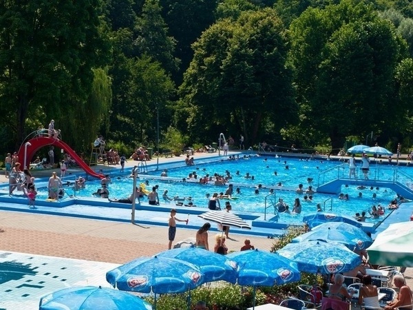 Bildnachweis: Mit freundlicher Genehmigung der Bäder Pforzheim Bildnachweis: Mit freundlicher Genehmigung der Bäder Pforzheim