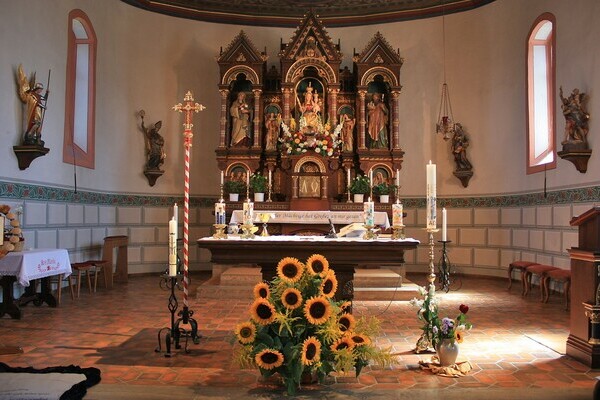Wallfahrtskirche "unserer Lieben Frau vom Hörnleberg" Bildnachweis: Mit freundlicher Genehmigung von Herrn Pfarrer Bernhard Thum Wallfahrtskirche "unserer Lieben Frau vom Hörnleberg" Bildnachweis: Mit freundlicher Genehmigung von Herrn Pfarrer Bernhard Thum