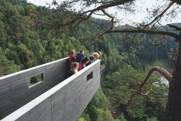 Schwarzwaldbahn- Erlebnispfad Bildnachweis: Mit freundlicher Genehmigung der Stadt Triberg im Schwarzwald Schwarzwaldbahn- Erlebnispfad Bildnachweis: Mit freundlicher Genehmigung der Stadt Triberg im Schwarzwald