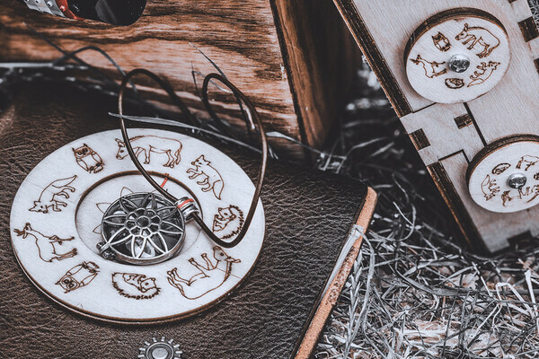 Die Hinweise sind gefunden Bildnachweis: Oliver Lohre - Berggeheimnis Die Hinweise sind gefunden Bildnachweis: Oliver Lohre - Berggeheimnis