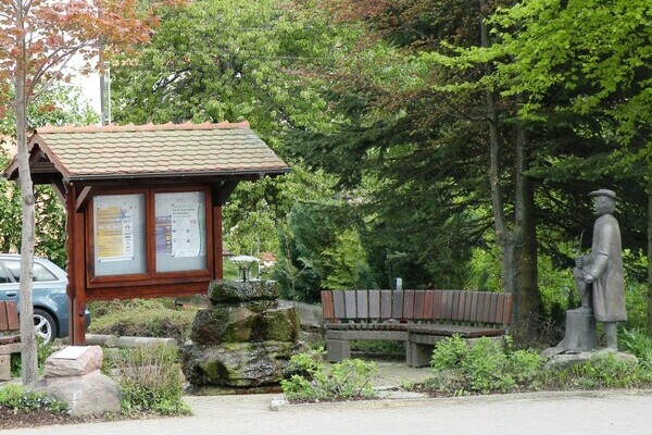 Alter Rathausbrunnen Copyright: (Mit freundlicher Genehmigung der Gemeinde Seewald) Alter Rathausbrunnen Copyright: (Mit freundlicher Genehmigung der Gemeinde Seewald)