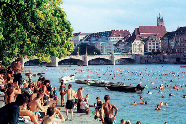 Rheinschwimmen Bildnachweis: © Basel Tourismus Rheinschwimmen Bildnachweis: © Basel Tourismus