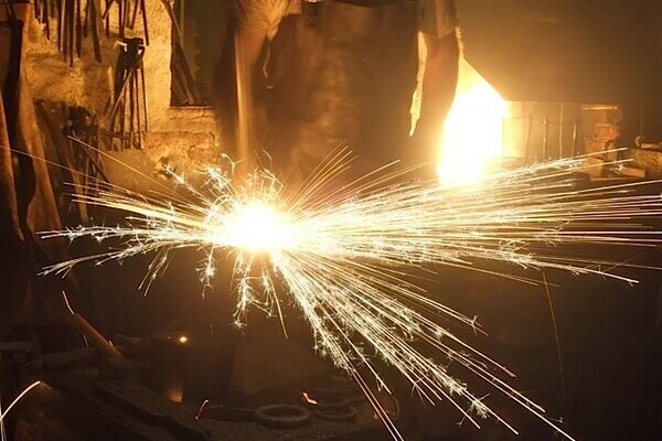 Geiserschmiede Bühlertal Bildnachweis: Martin's Funkenflug, Foto: Wolfgang Mönch Geiserschmiede Bühlertal Bildnachweis: Martin's Funkenflug, Foto: Wolfgang Mönch