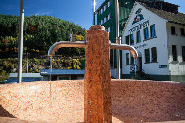 Lebensquellbrunnen Hornberg Bildnachweis: Mit freundlicher Genehmigung von Hornberger Lebensquell Lebensquellbrunnen Hornberg Bildnachweis: Mit freundlicher Genehmigung von Hornberger Lebensquell